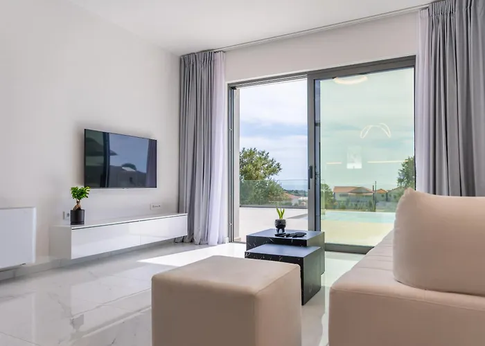 Myrto - Elysian Kefalonia, 200m From Beach, New 2024 Villa